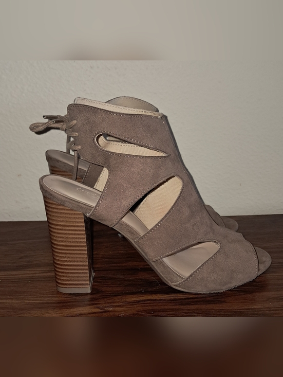 Charlotte Russe Shoes - Charlotte Russe Size 8 Women’s Taupe Suede Cutout Block Heel Sandals